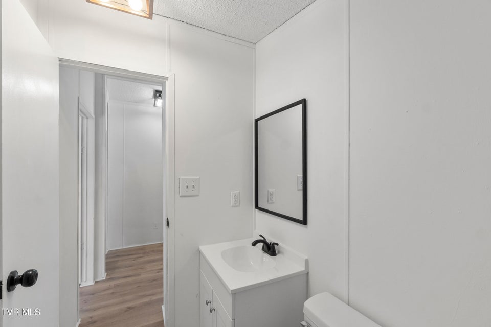 Photo #31: 3023 Davy Crockett Parkway