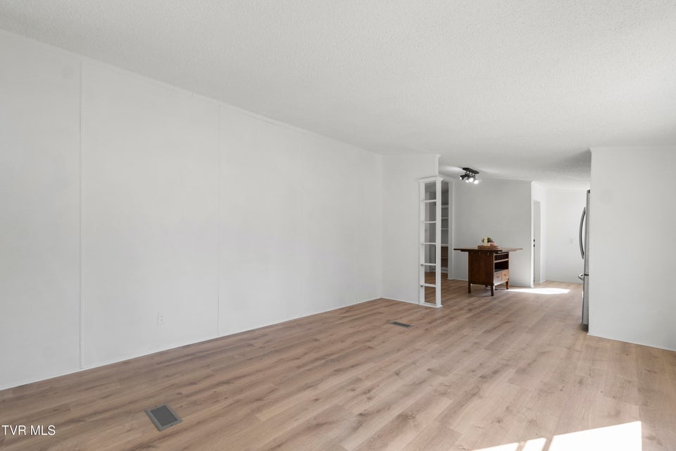 Photo #13: 3023 Davy Crockett Parkway