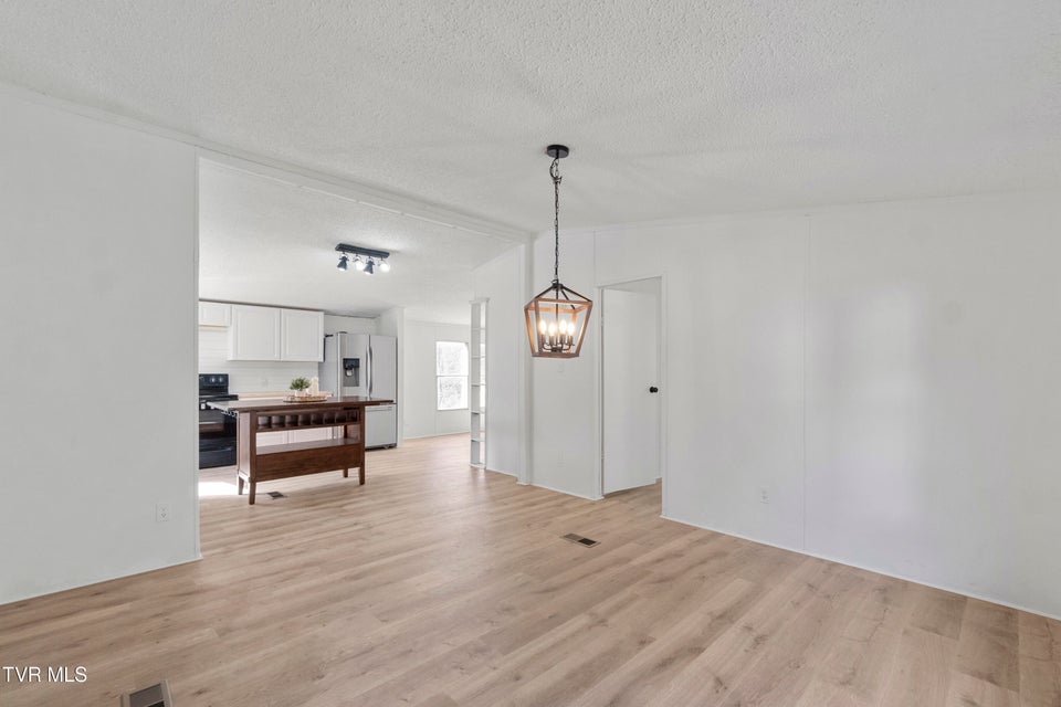 Photo #20: 3023 Davy Crockett Parkway