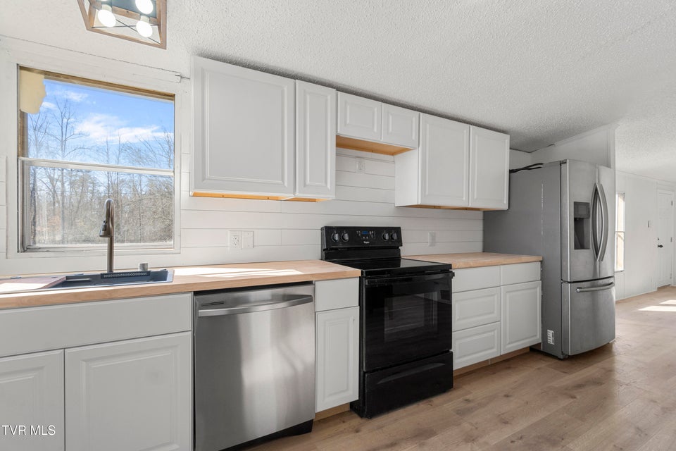 Photo #16: 3023 Davy Crockett Parkway