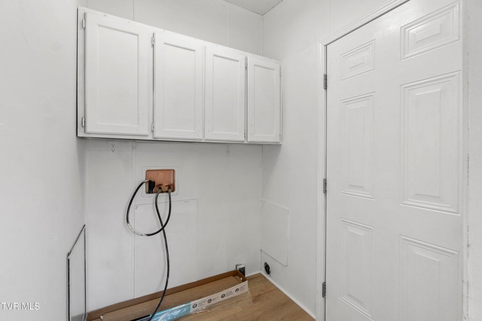 Photo #28: 3023 Davy Crockett Parkway