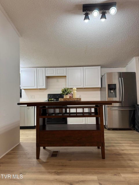 Photo #36: 3023 Davy Crockett Parkway