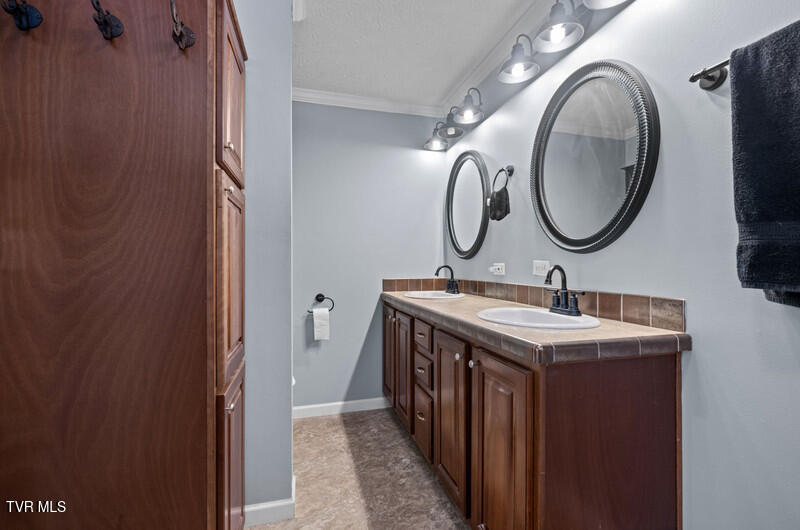 Photo #38: 9514 Highway 11w 