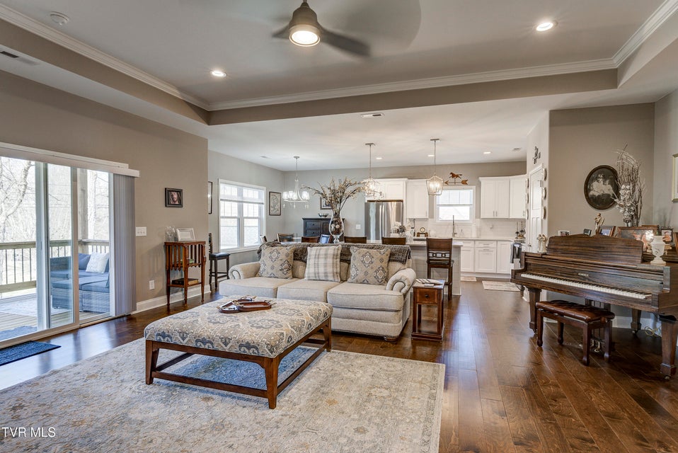 Photo #9: 702 Hunts Terrace Drive