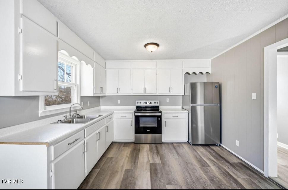 Photo #2: 2616 Park Avenue