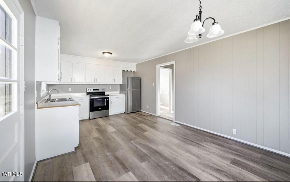 Photo #15: 2616 Park Avenue