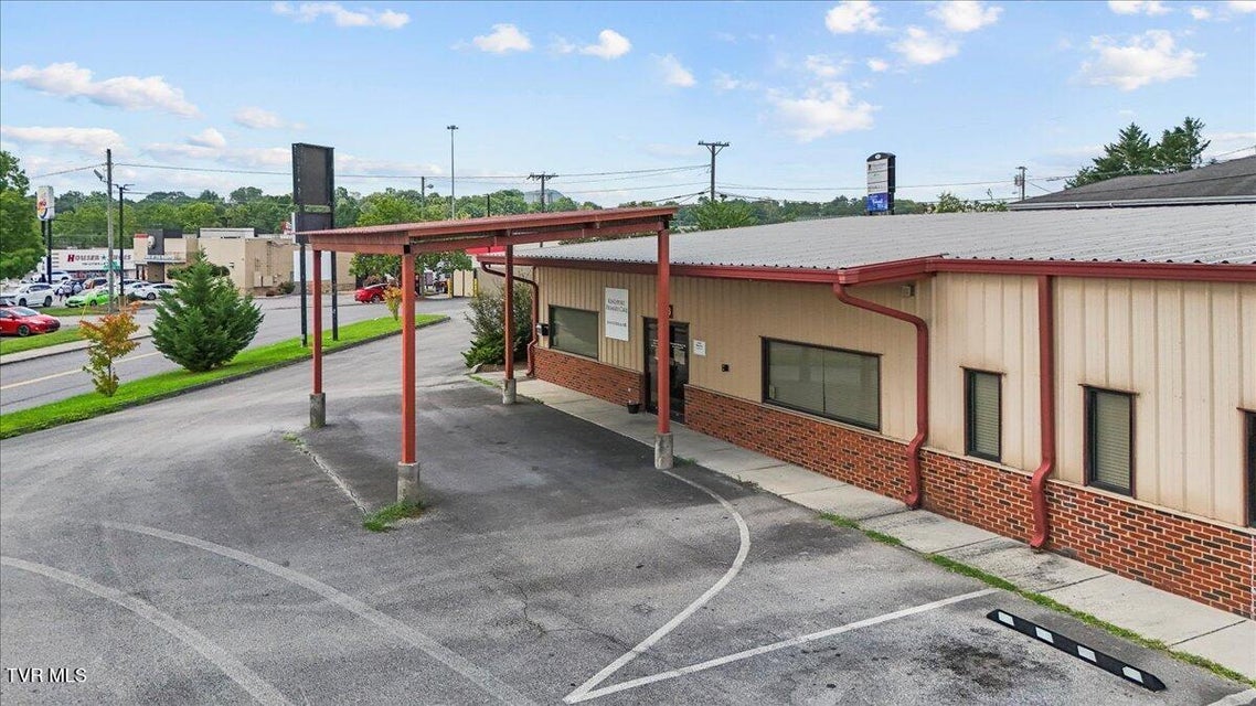 Photo #2: 1526 Bridgewater Lane