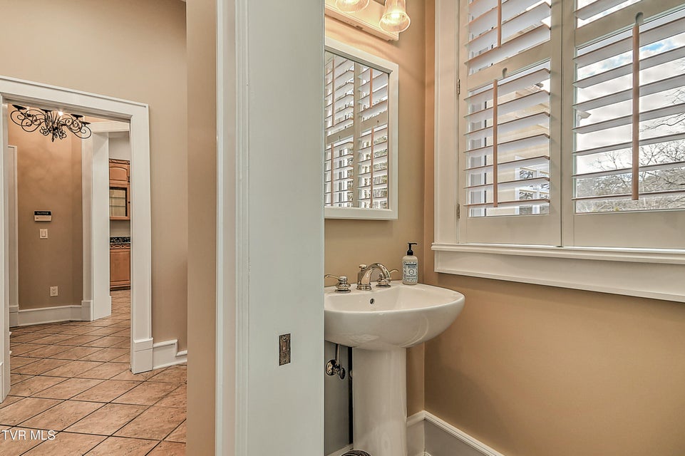 Photo #26: 408 Fairway Estates Drive