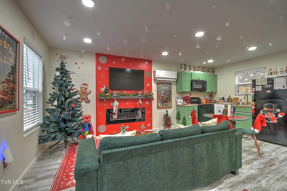 Photo #5: 1103 Glen Street