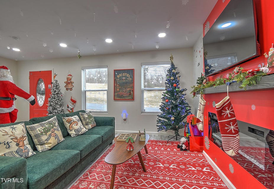 Photo #10: 1103 Glen Street