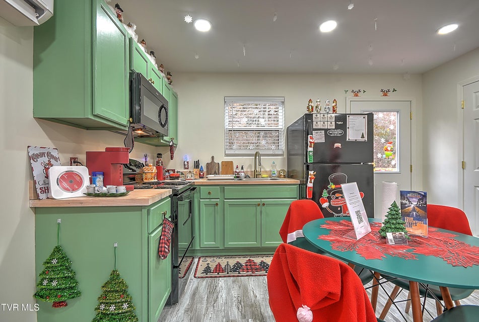 Photo #12: 1103 Glen Street