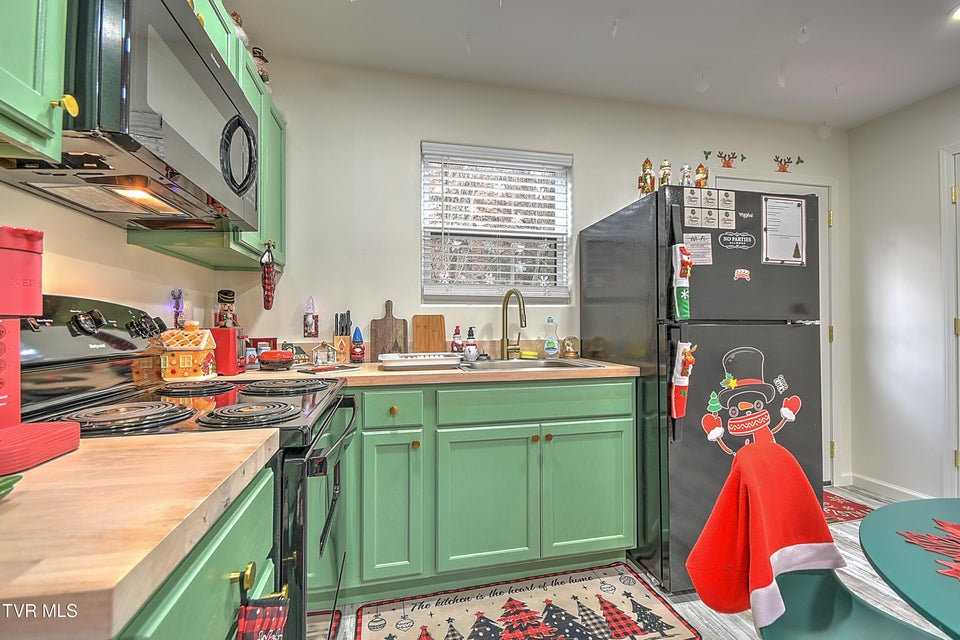 Photo #13: 1103 Glen Street