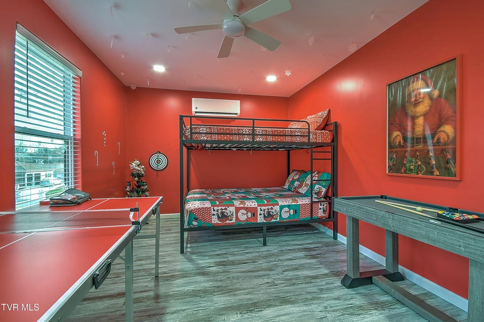 Photo #25: 1103 Glen Street