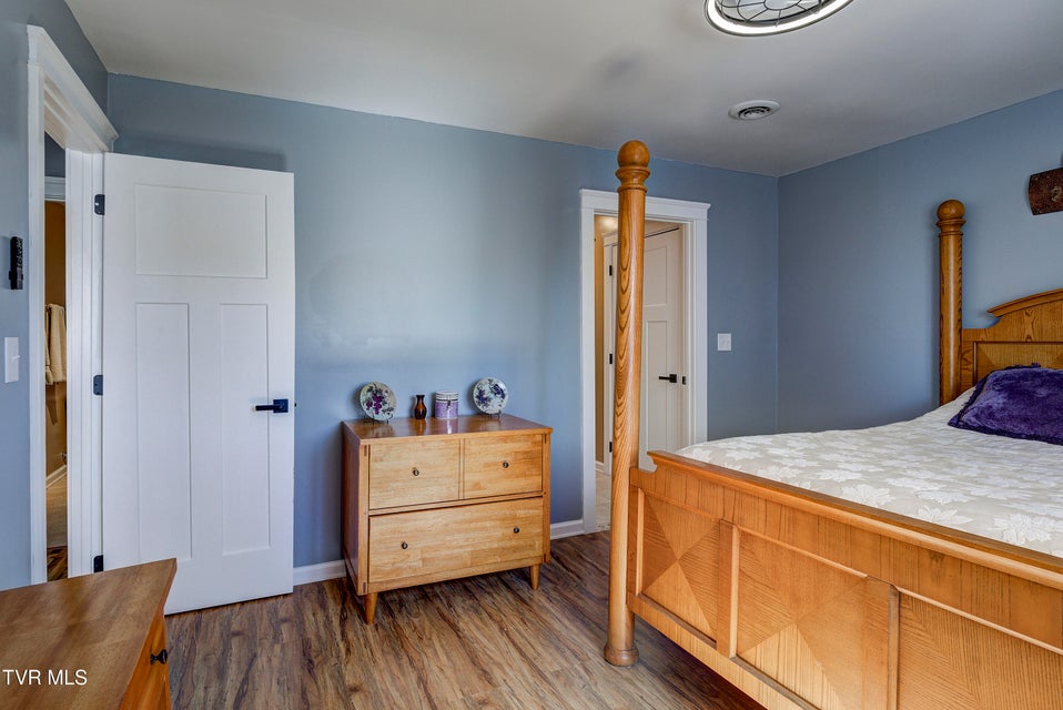 Photo #35: 1604 Boones Creek Road