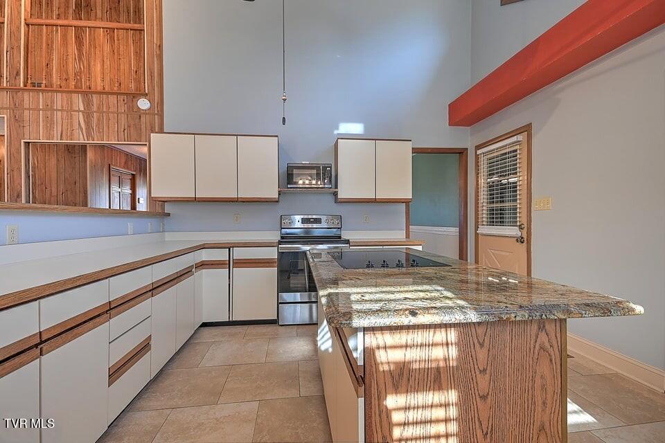 Photo #24: 2480 Elk Way