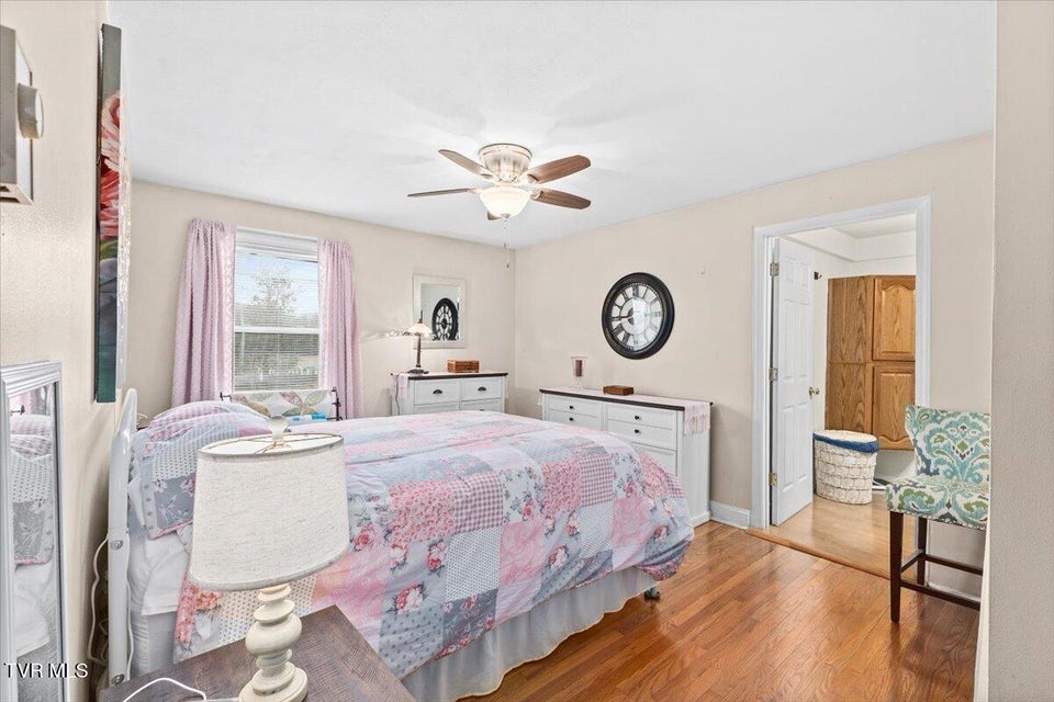 Photo #11: 320 Sherwood Road