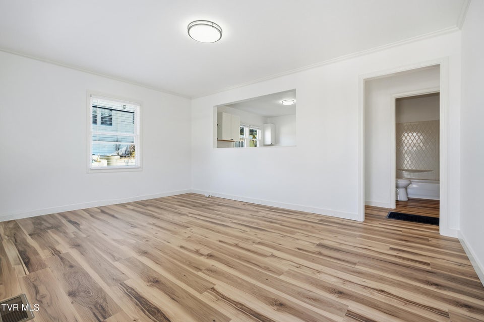 Photo #7: 2226 Bay Street