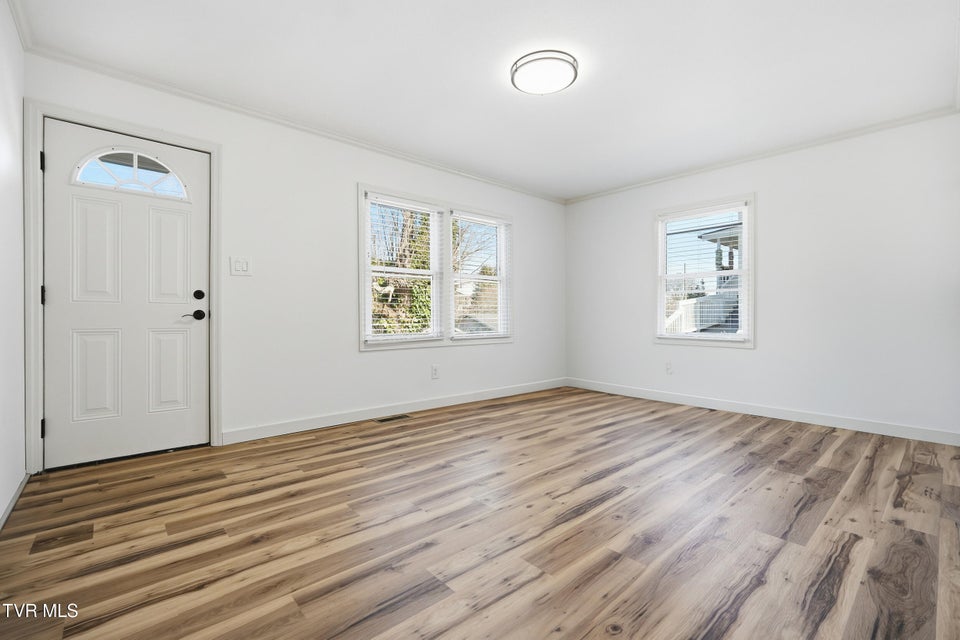 Photo #9: 2226 Bay Street