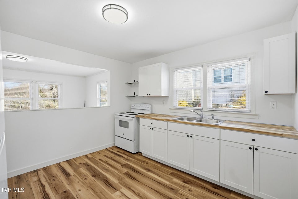 Photo #13: 2226 Bay Street