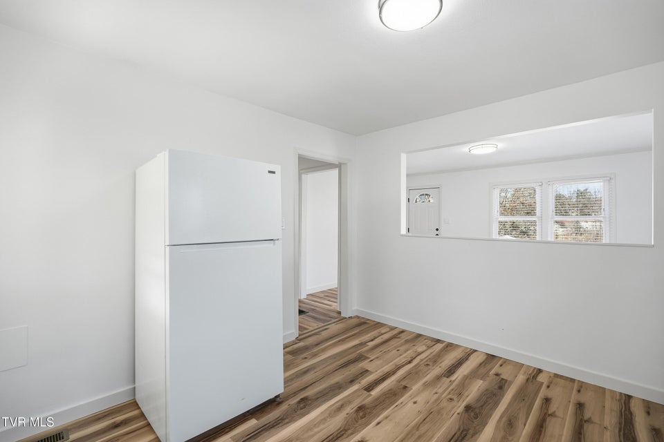 Photo #14: 2226 Bay Street