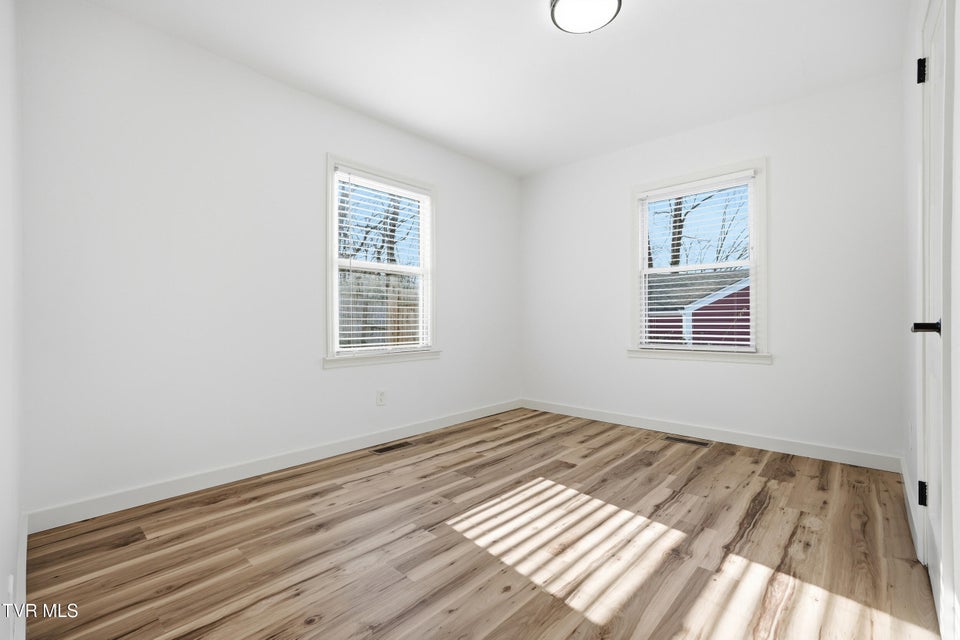 Photo #17: 2226 Bay Street