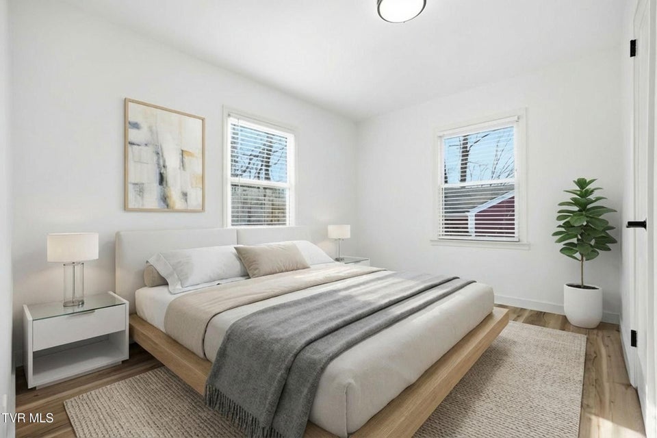 Photo #18: 2226 Bay Street