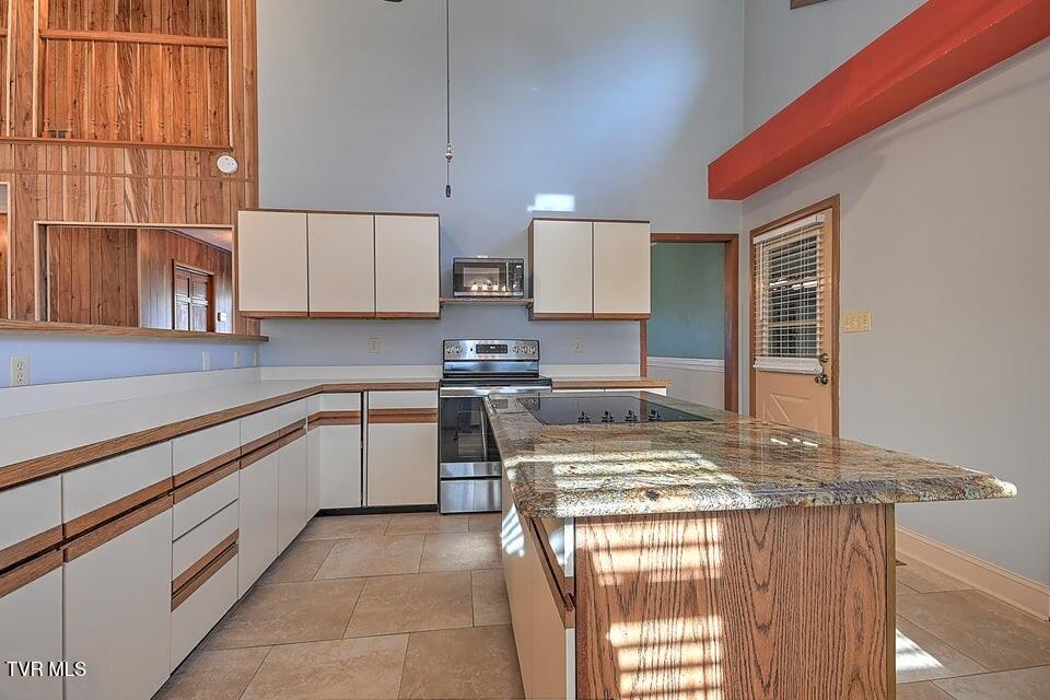 Photo #51: 2482 Elk Way