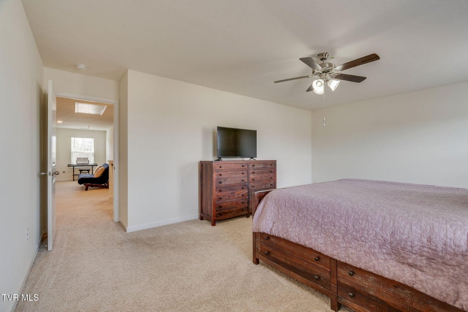 Photo #22: 132 Breckenridge Trace 