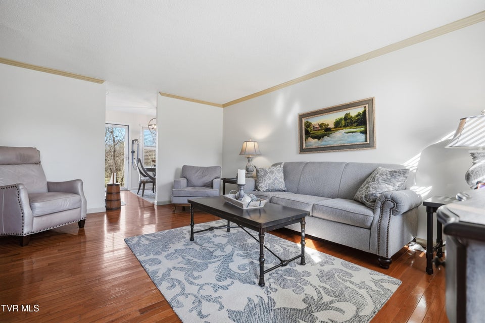 Photo #4: 1707 Lakeview Dr 