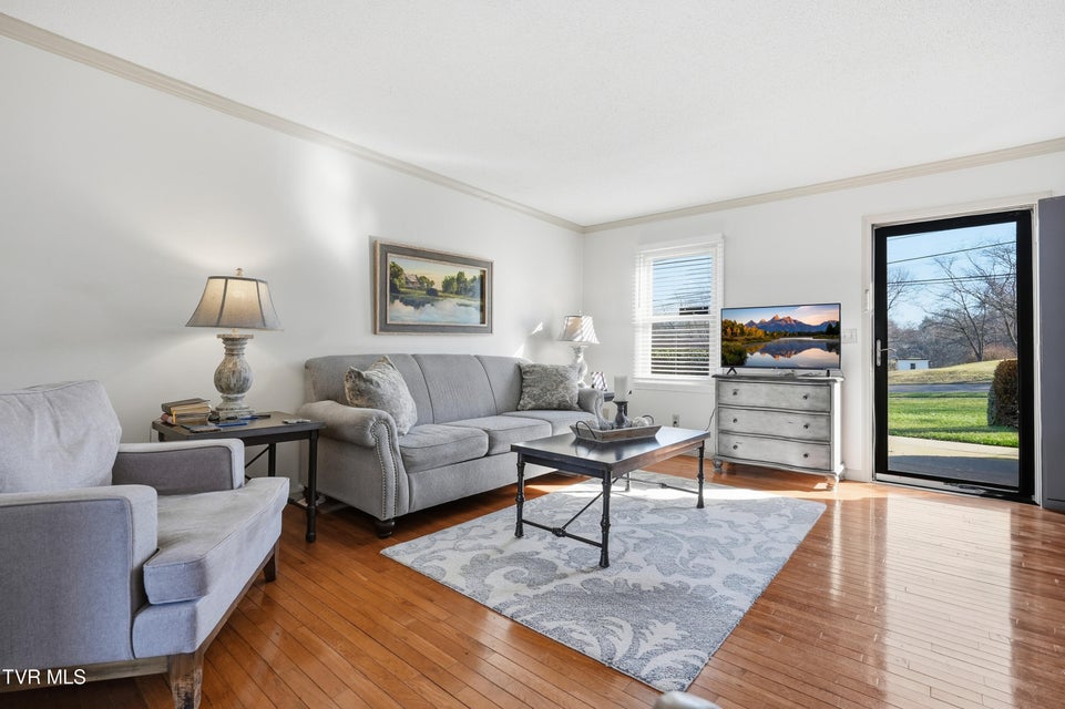 Photo #5: 1707 Lakeview Dr 