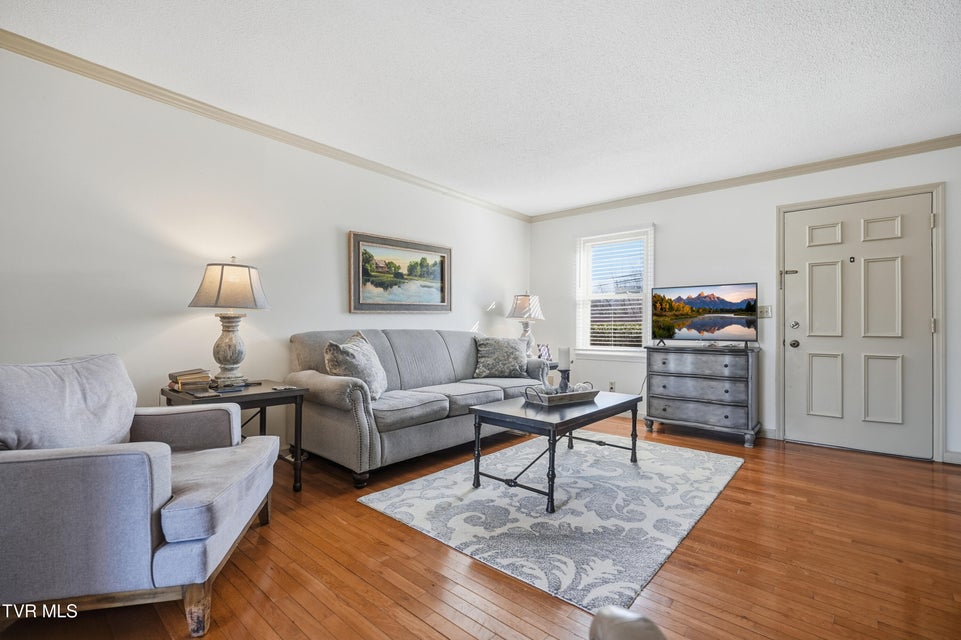 Photo #6: 1707 Lakeview Dr 