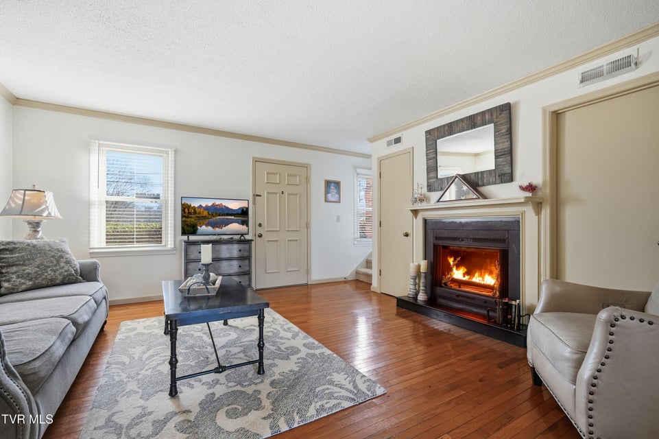 Photo #7: 1707 Lakeview Dr 