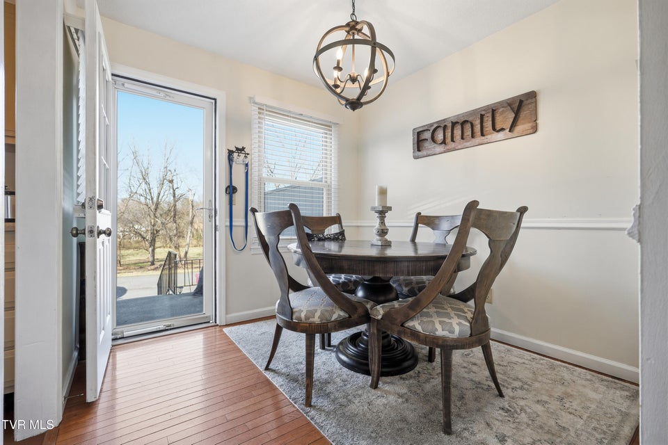 Photo #8: 1707 Lakeview Dr 