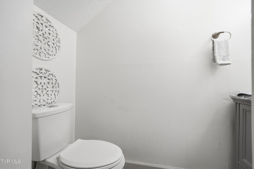 Photo #14: 1707 Lakeview Dr 