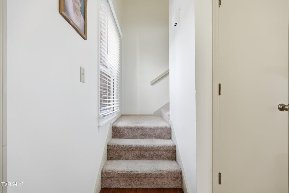 Photo #15: 1707 Lakeview Dr 