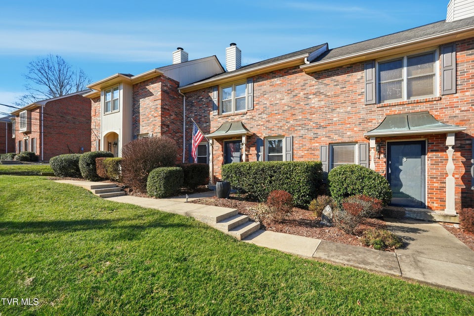 Photo #2: 1707 Lakeview Dr 