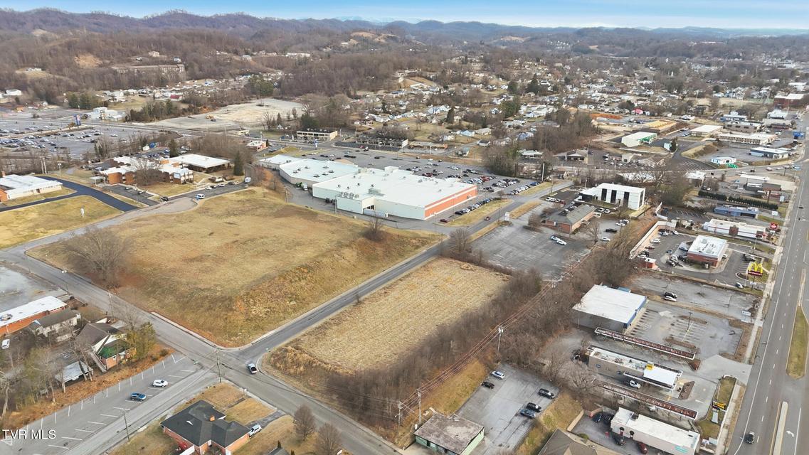 Photo #5: 70 Midway Street