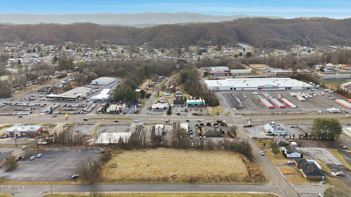 Photo #9: 70 Midway Street