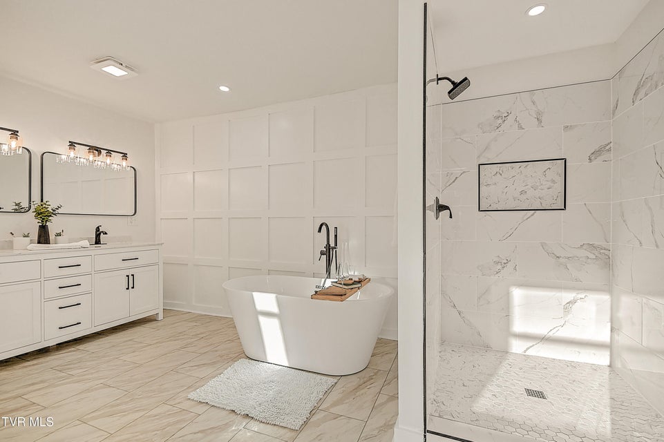 Photo #32: 248 Dean Archer Road