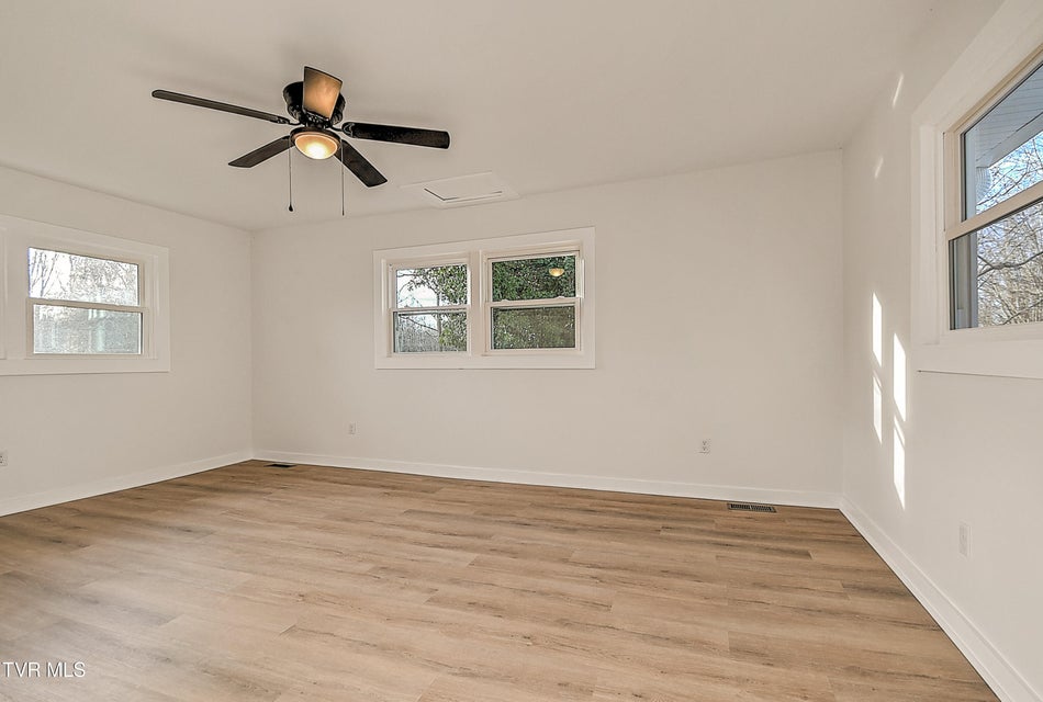 Photo #34: 248 Dean Archer Road