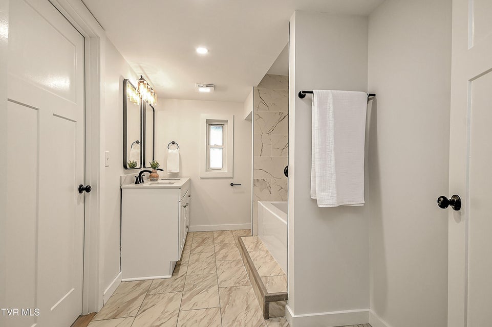 Photo #50: 248 Dean Archer Road