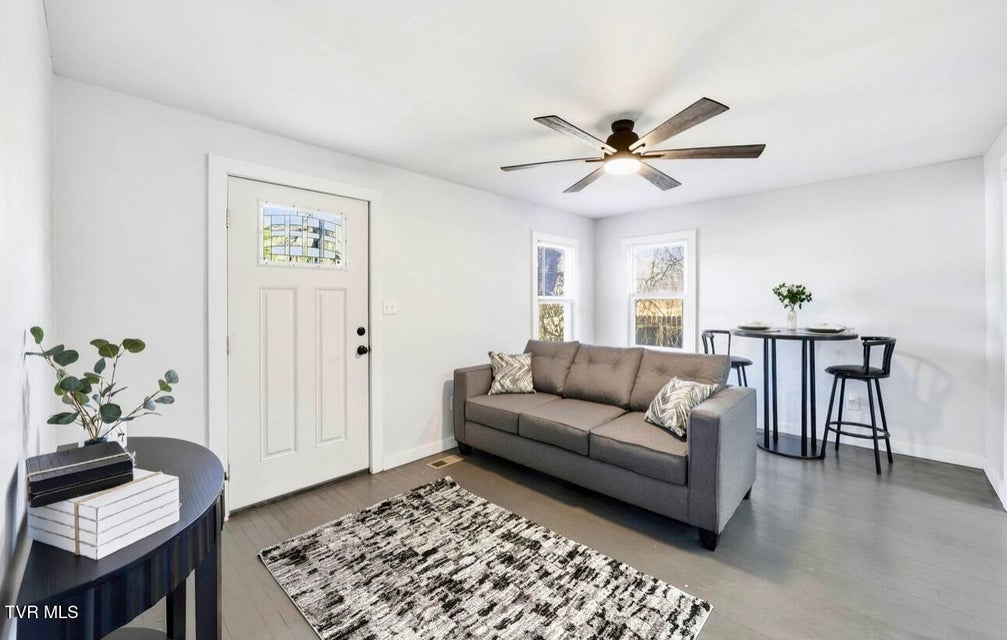 Photo #3: 1658 Echo Court