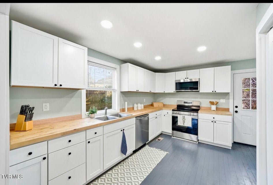 Photo #7: 1658 Echo Court