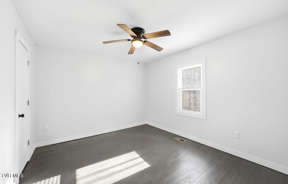 Photo #11: 1658 Echo Court