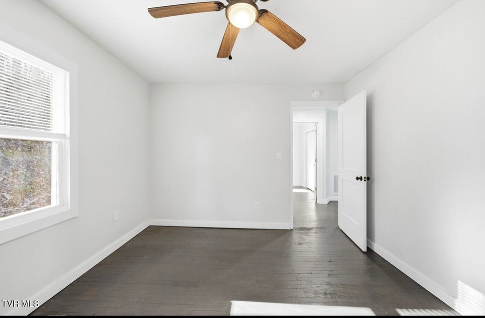 Photo #12: 1658 Echo Court