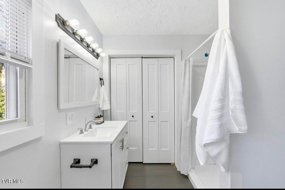 Photo #15: 1658 Echo Court