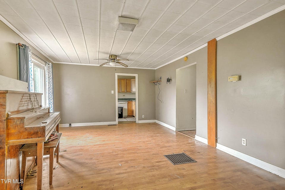 Photo #4: 1403 Bristol Caverns Highway