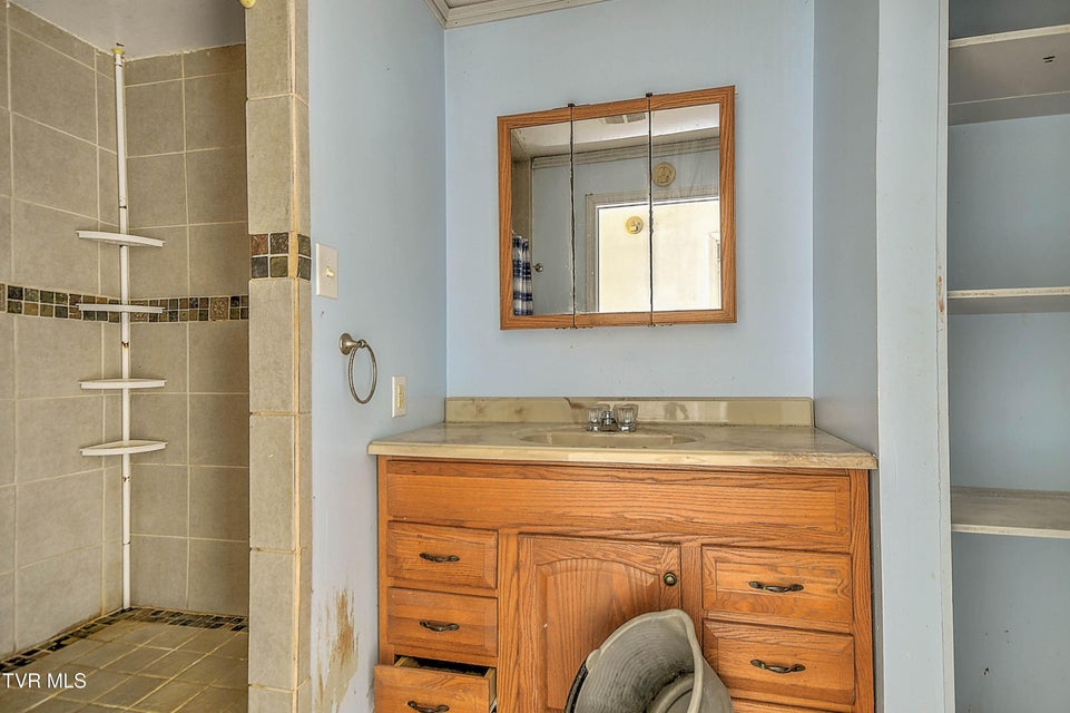 Photo #17: 1403 Bristol Caverns Highway