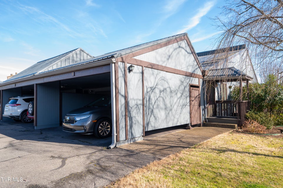 Photo #40: 540 Fleetwood Court