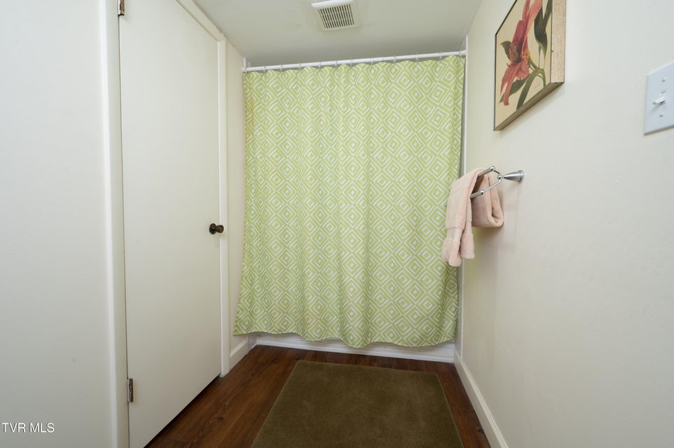 Photo #31: 540 Fleetwood Court